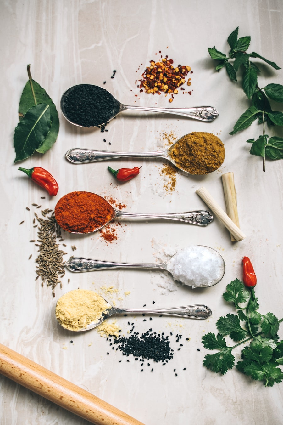 Zutaten und Öl in der TasteJoy Küche